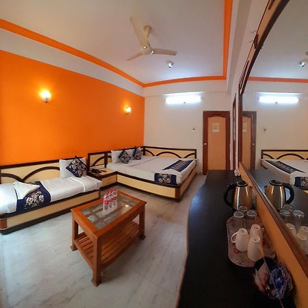 Hotel Indore Palace - Feel At Home Ширди Екстериор снимка