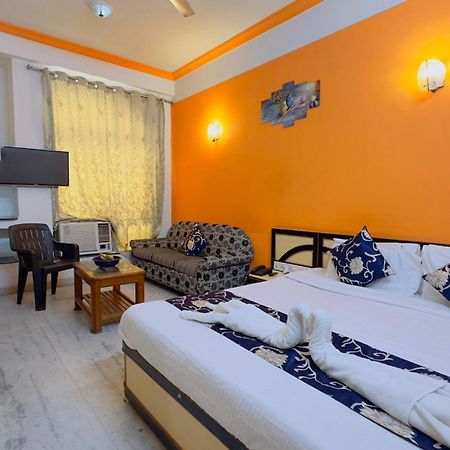 Hotel Indore Palace - Feel At Home Ширди Екстериор снимка