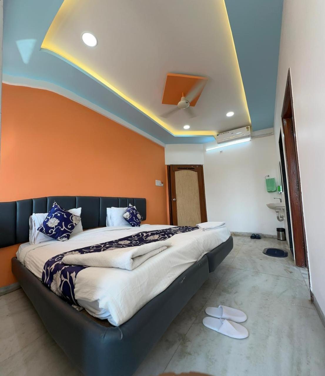 Hotel Indore Palace - Feel At Home Ширди Екстериор снимка