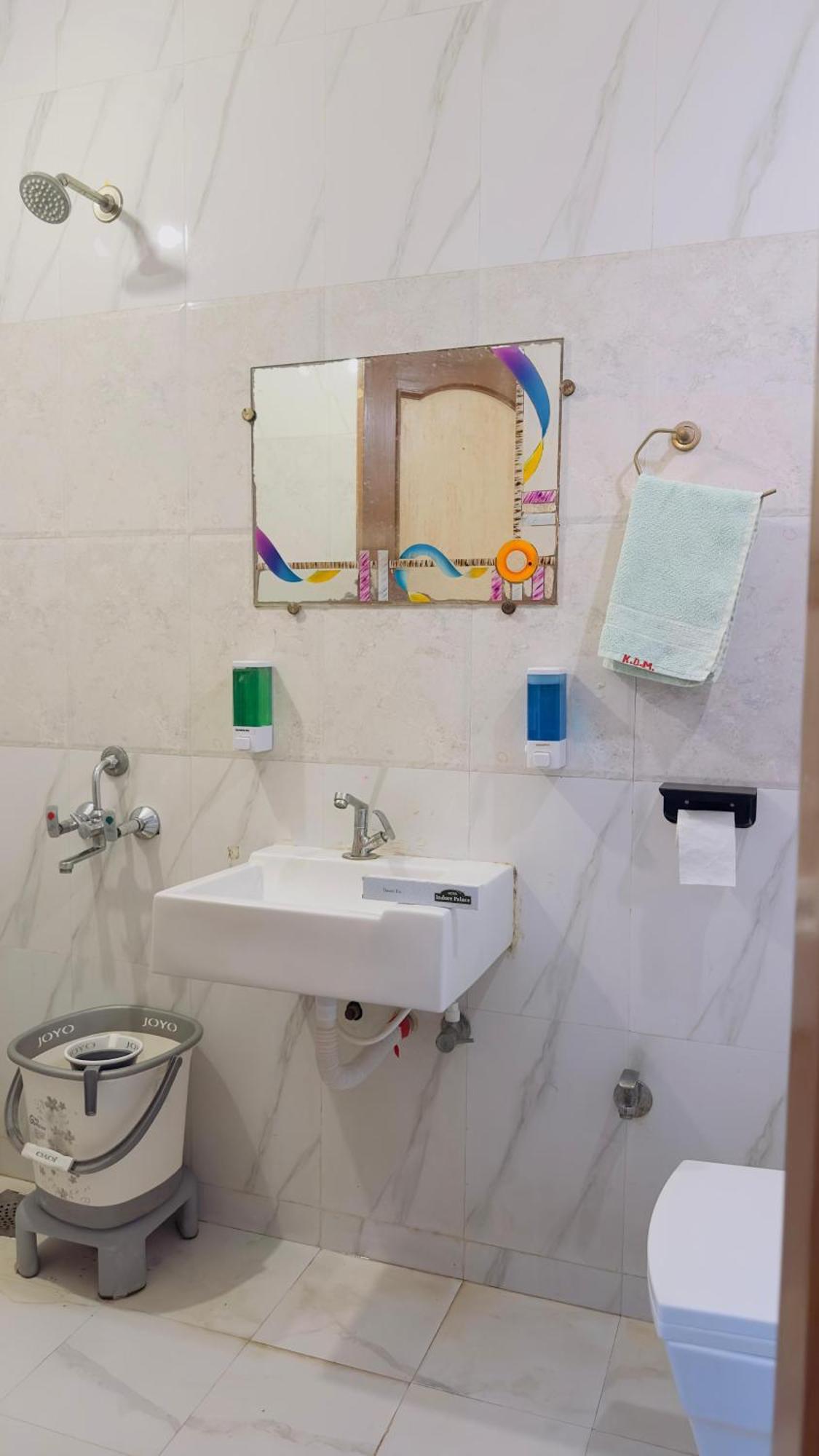 Hotel Indore Palace - Feel At Home Ширди Екстериор снимка